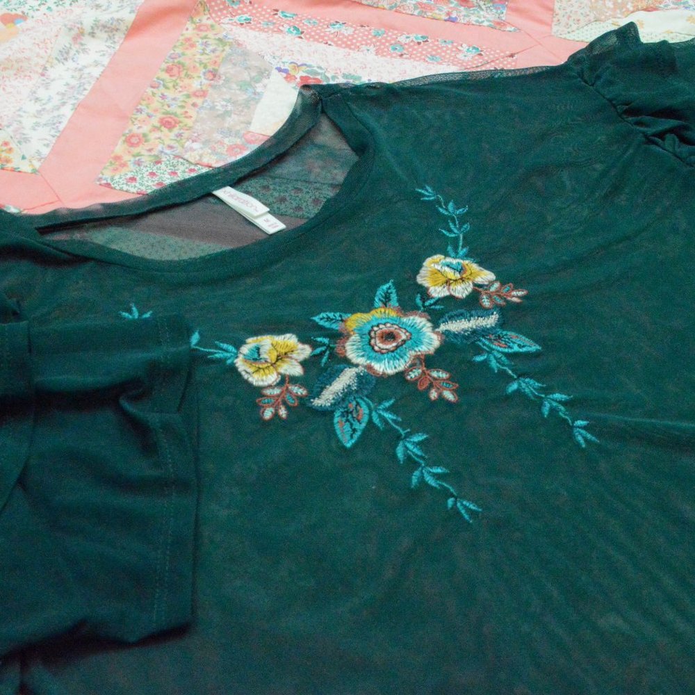 Mesh Floral Embroidered Crop Top